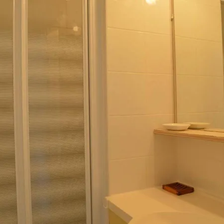 3 Pieces Avec Terrasse, Calme, Proche Et Commerces, 2 Etoiles Meuble De Tourisme - Fr-1-229d-214 別荘