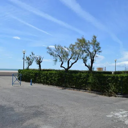 3 Pieces Avec Terrasse, Calme, Proche Et Commerces, 2 Etoiles Meuble De Tourisme - Fr-1-229d-214 * Saint-Pierre-la-Mer (Aude)